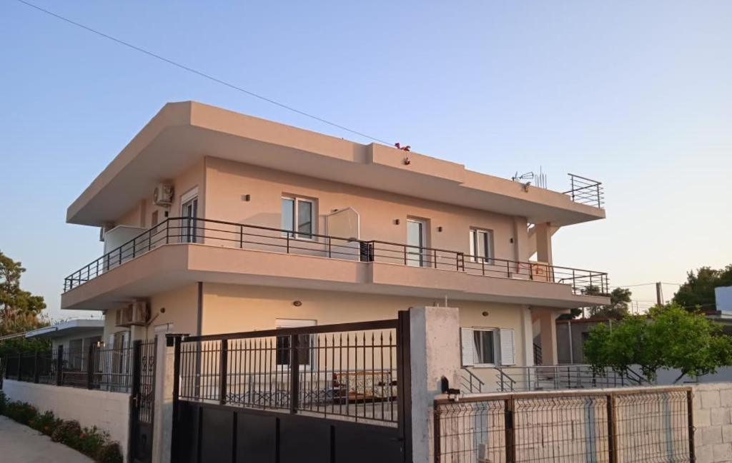 Villa Hysesani Vlorë Exteriör bild
