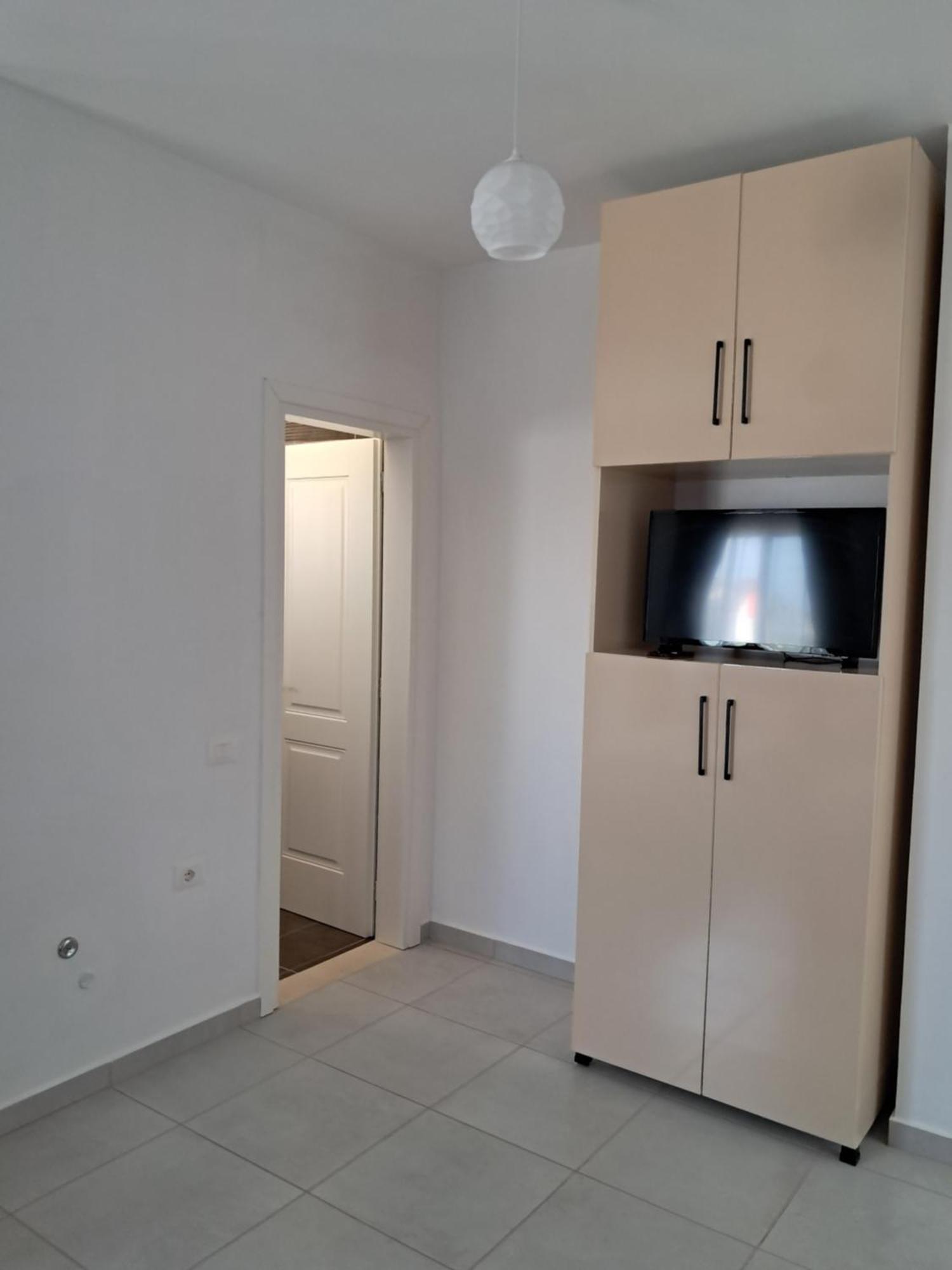 Villa Hysesani Vlorë Exteriör bild