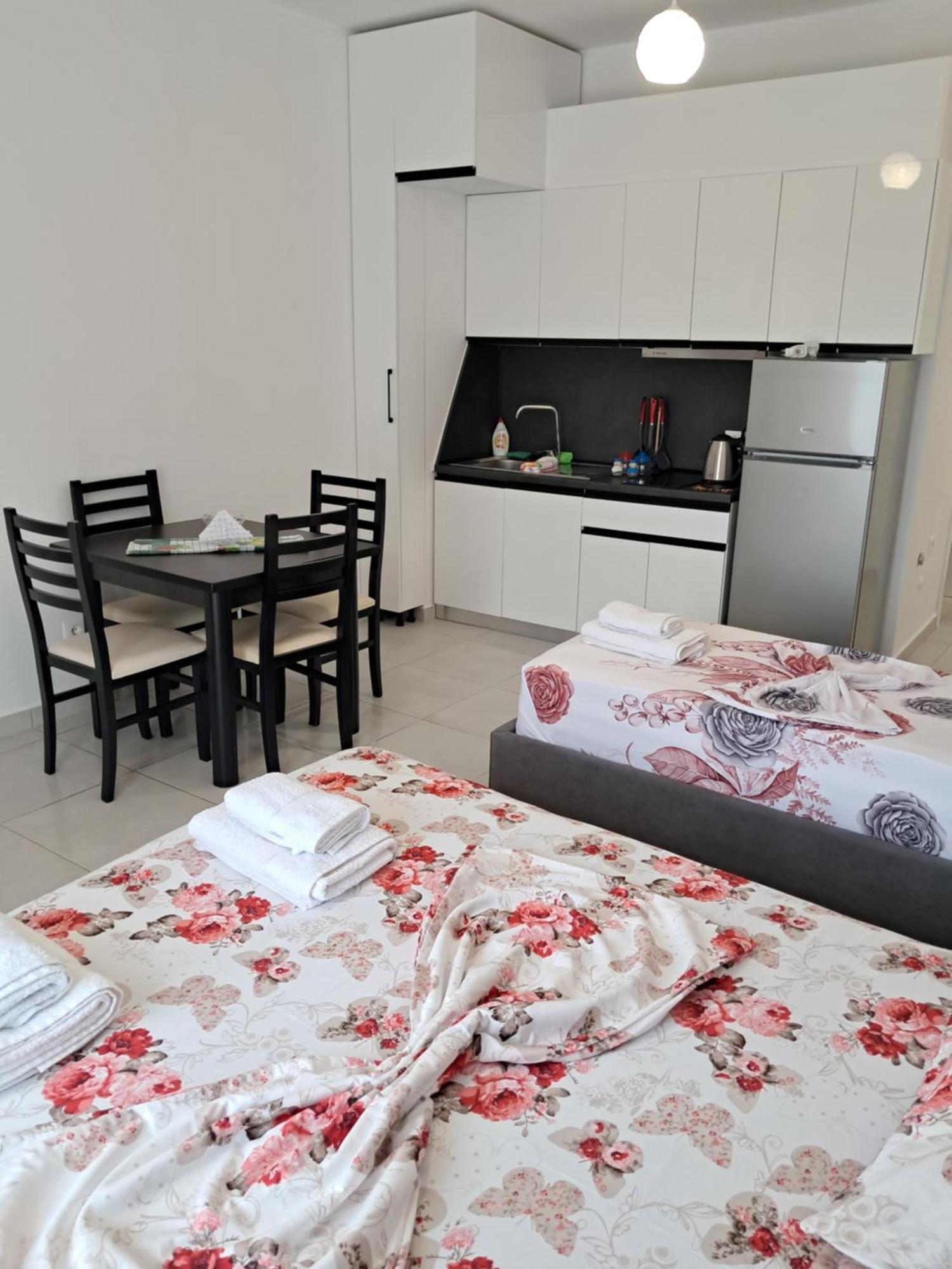 Villa Hysesani Vlorë Exteriör bild