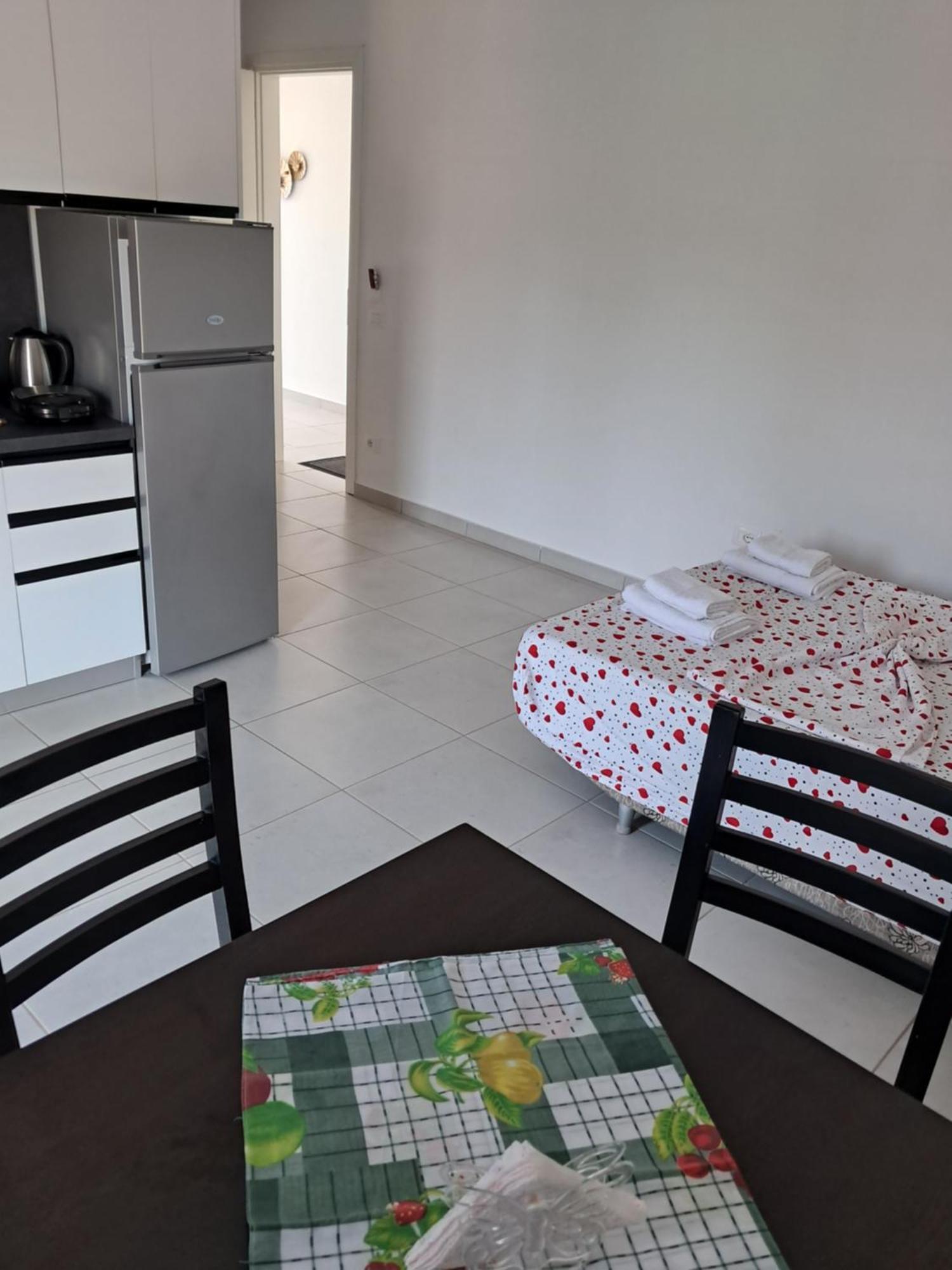 Villa Hysesani Vlorë Exteriör bild